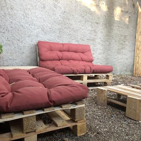 Maisonnette indépendante avec jardin/patio Nimes Exterior foto