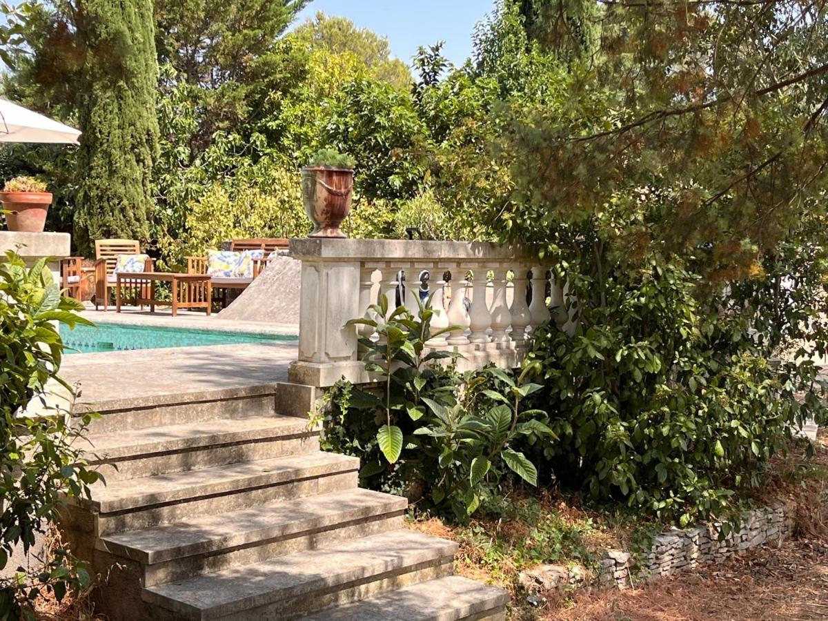 Maisonnette indépendante avec jardin/patio Nimes Exterior foto