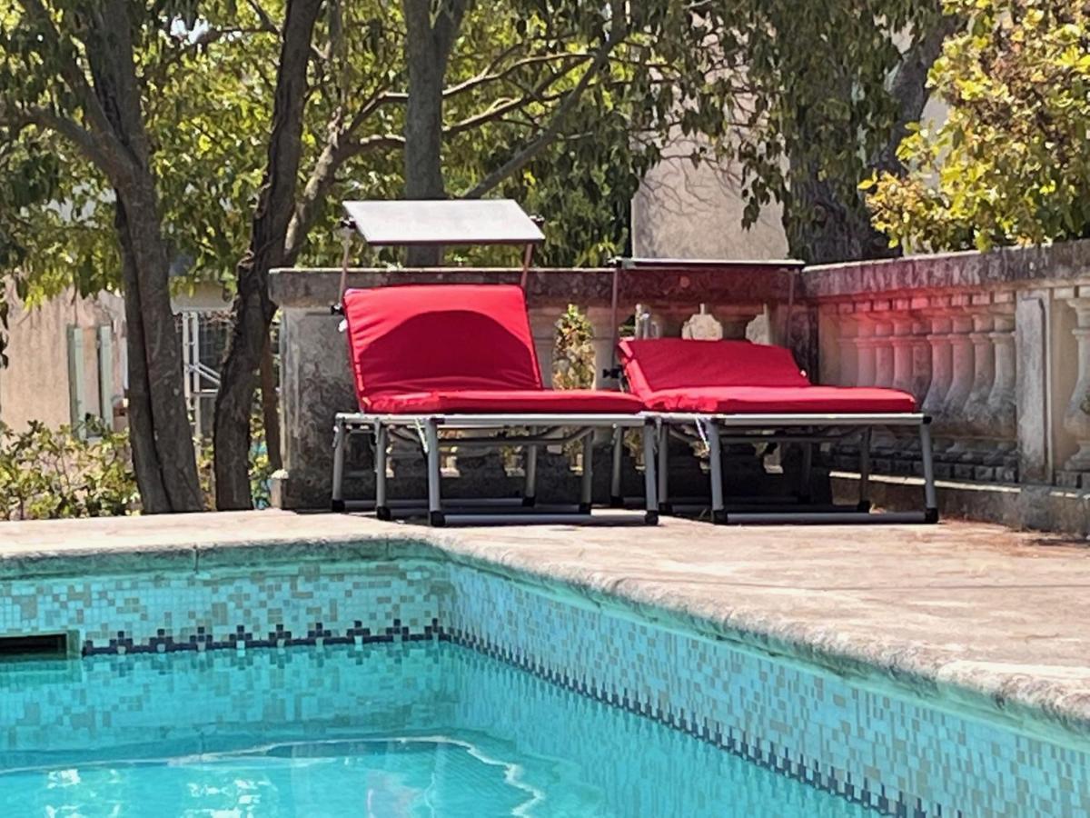 Maisonnette indépendante avec jardin/patio Nimes Exterior foto